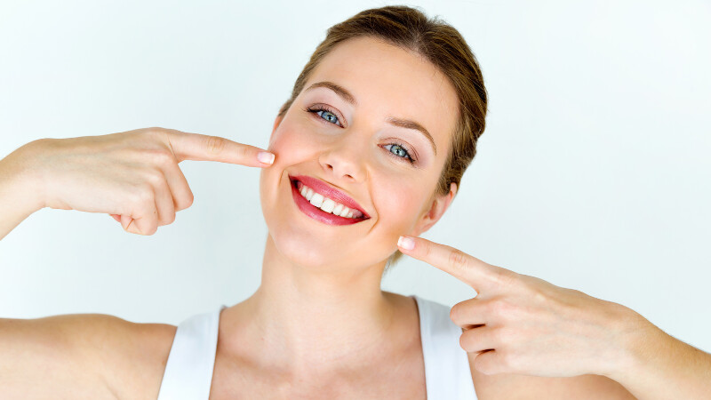 Un sourire attractif grâce à des dents parfaites