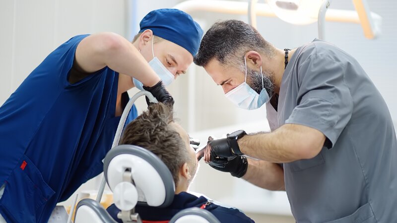 L'installation de facettes dentaires par des professionnels
