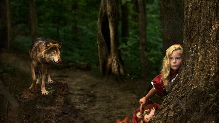 Une représentation du petit chaperon rouge et du loup