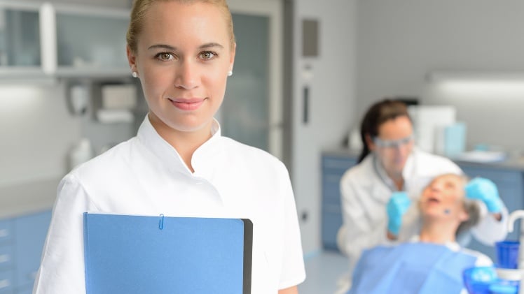 Les soins orthodontiques d'un sénior