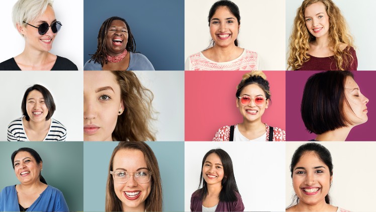 Des femmes qui affichent un sourire radieux