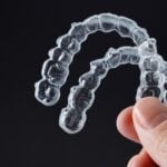 Des gouttières dentaires transparentes